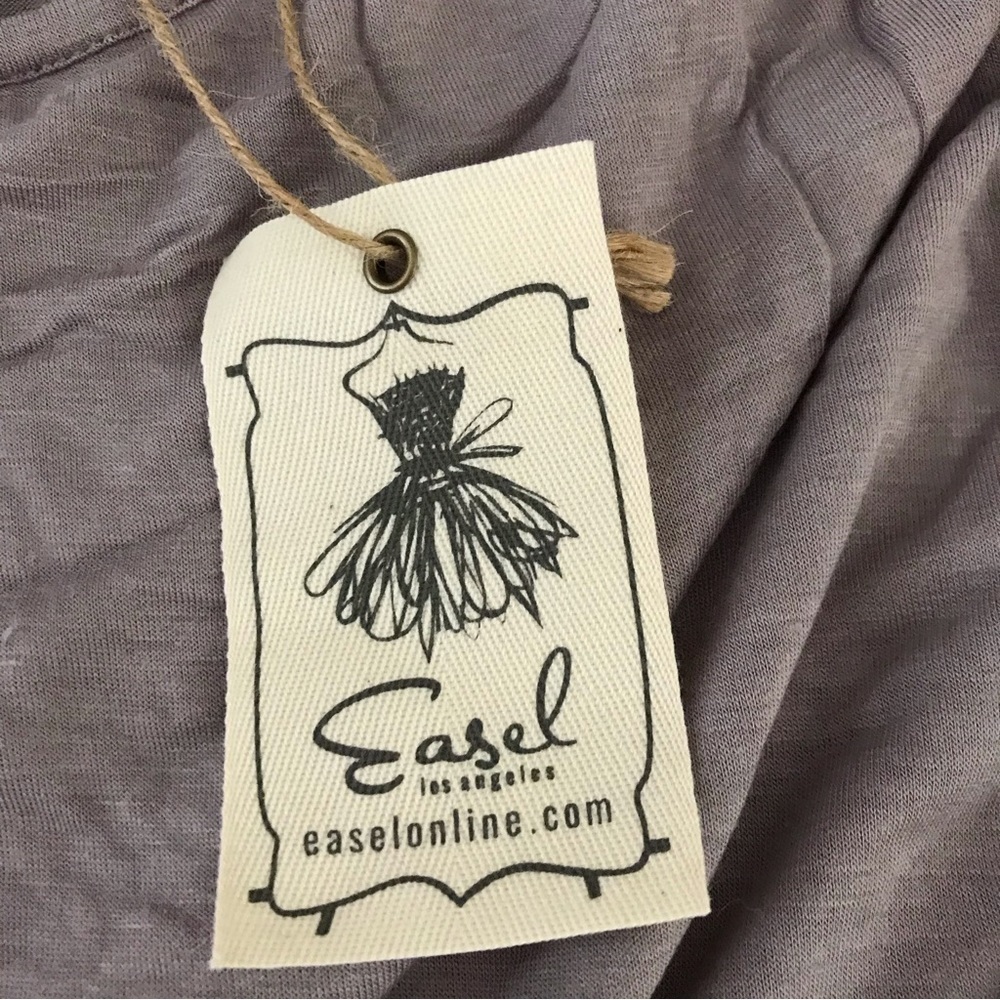 ▪️Easel Ruffled Bottom Tank - Picture 10 of 10